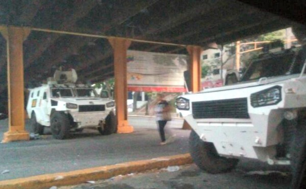 Foto: Registran fuerte presencia de la GNB y PNB en varios puntos de Caracas (Fotos)