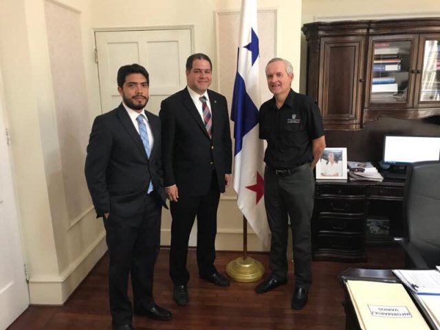 Diputado Luis Florido reunido con con Ministro de la Presidencia de Panamá,  Alvaro Alemán. Foto: @LuisFlorido
