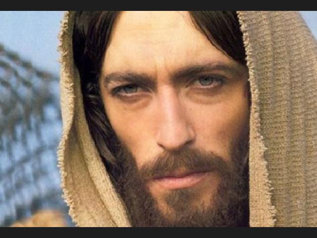 Mira como luce este actor 38 años después de Jesús de Nazareth