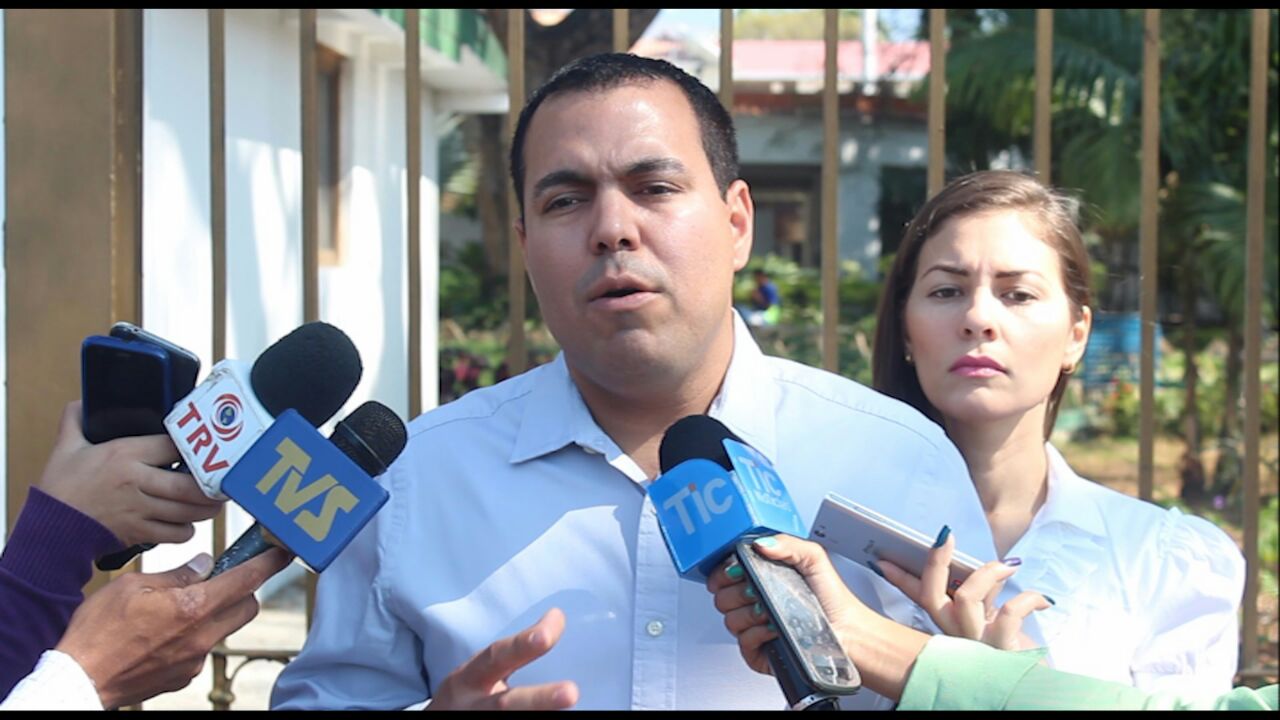 Se deteriora la salud de Rolman Rojas, profesor de la UC preso en Guárico
