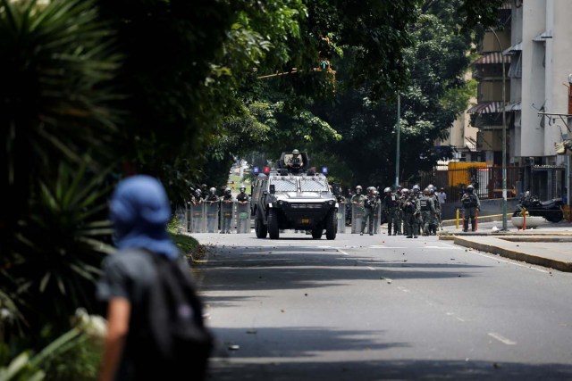 A demonstrator rallies against Venezuela's President Nicolas Maduro in Caracas, Venezuela, April 20, 2017. REUTERS/Carlos Garcia Rawlins