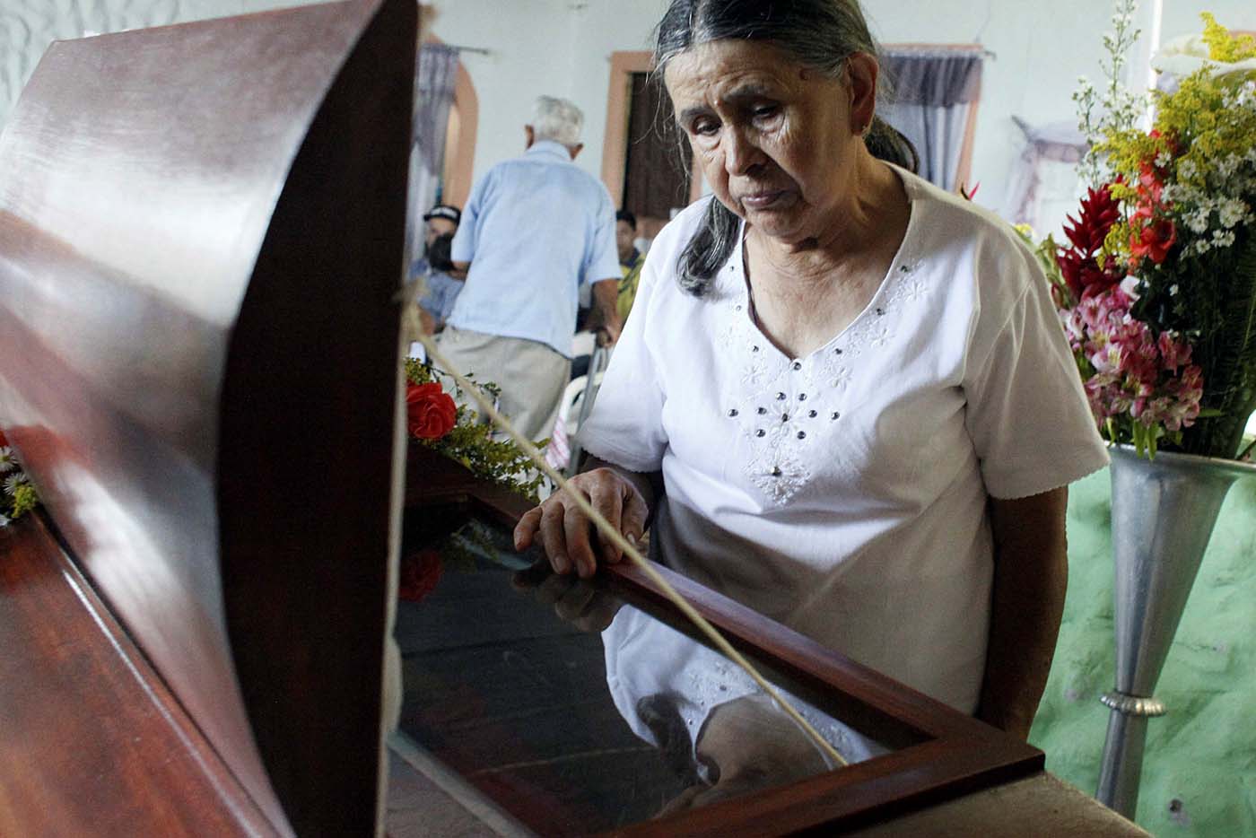 Cicpc habría interrogado a padres de joven asesinada en San Cristóbal durante actos fúnebres
