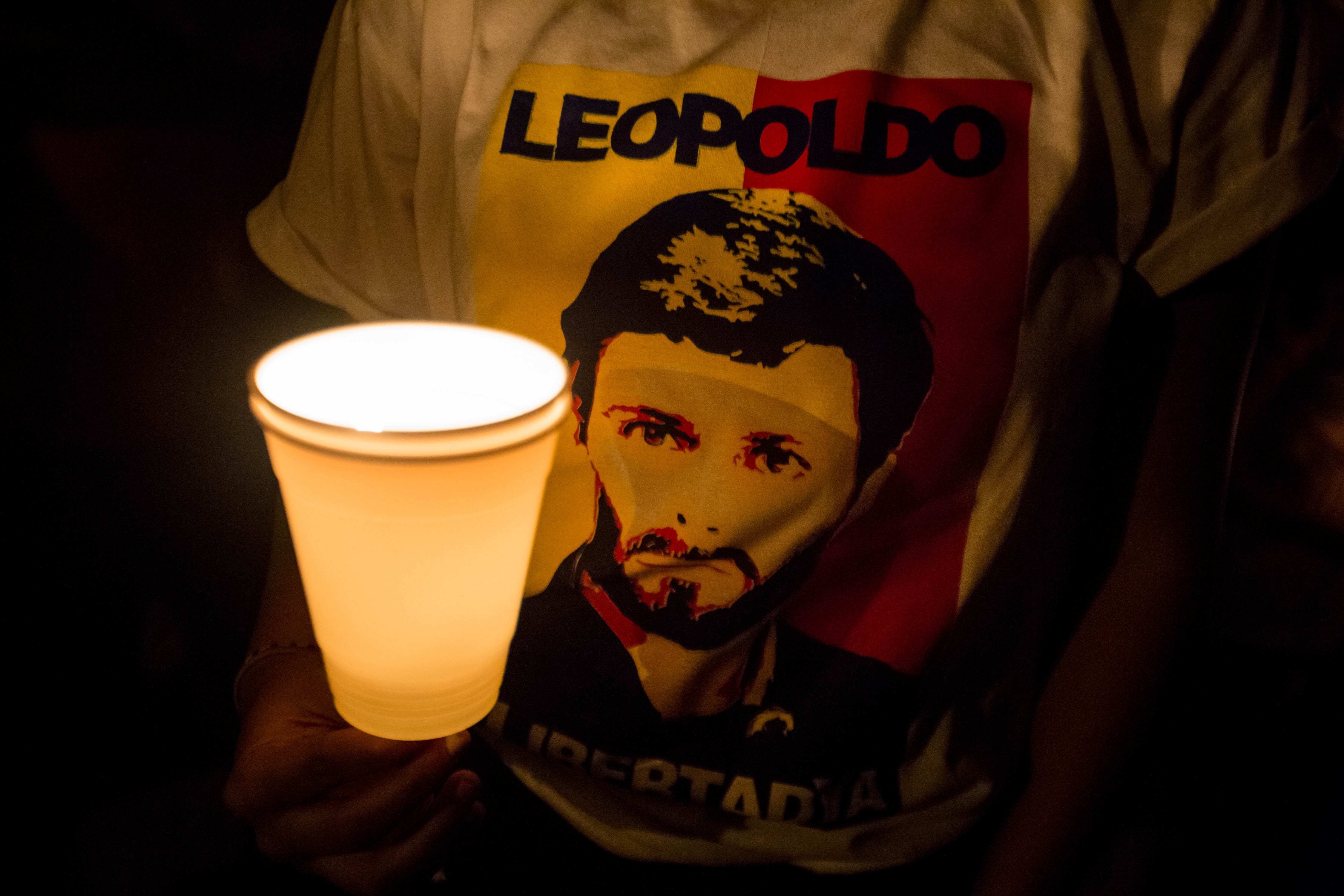 Gobernador de Florida asiste a acto en Miami para pedir libertad de Leopoldo López
