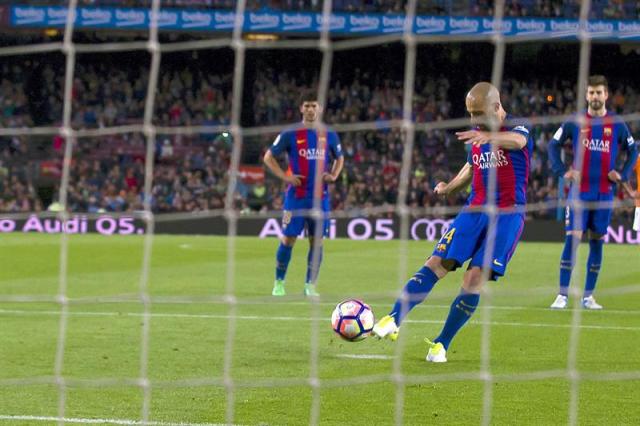 El argentino Javier Mascherano marcó de penal (Foto: EFE)