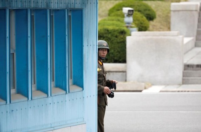 Imagen de archivo de un soldado norcoreano en el pueblo de tregua Panmunjom (Foto: Reuters)