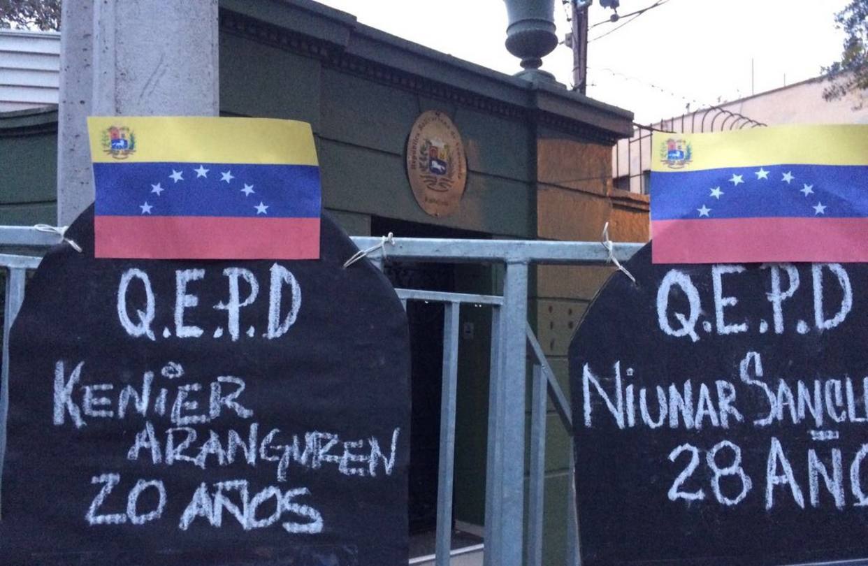 Embajada de Venezuela en Chile también amaneció con homenaje a caídos #12May (Fotos)