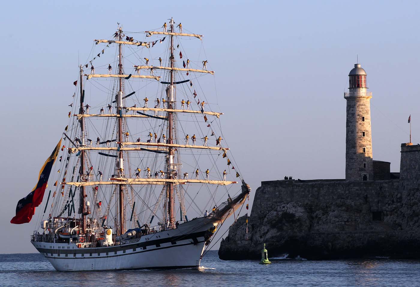 Buque Escuela Simón Bolívar zarpa este sábado para ir al Crucero de Velas 2018