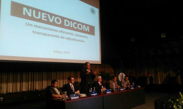 Vicepresidente del Área Económica, Ramón Lobo, explica esquema de funcionamiento del sistema informático del Dicom. (Foto @BCV_ORG_VE)