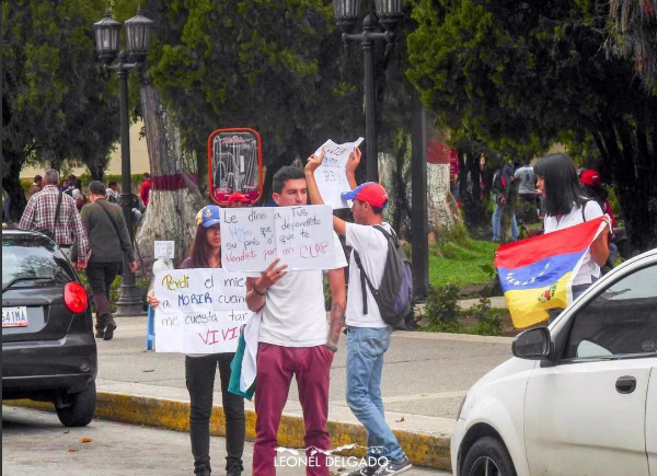 Estudiantes de la ULA en Mérida protestan frente a Catedral #4May