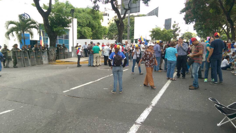 Larenses se plantan frente al MP en Barquisimeto contra atropellos de la Fanb