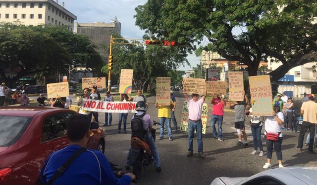En Maracay también se unieron al plantón nacional #15May / Foto @AntonioJosee25