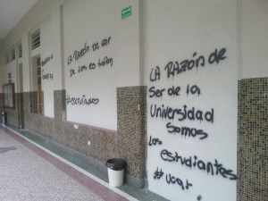 Clausurados accesos al Centro de Estudiantes de la Ucat #10May (Fotos)