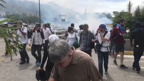 En video: Así se resguardan los manifestantes en el CCCT