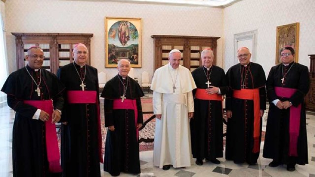 El Papa Francisco en su reunión con miembros de la CEV en el Vaticano el 08 de junio de 2017 / Foto @CEVmedios