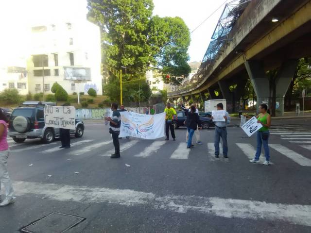 Habitantes de Caricuao salieron a las calles a protestar contra el Gobierno de Nicolás Maduro / Foto: Jorge Millán