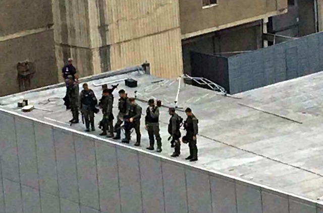 Hasta en el techo de VTV hay militares para recibir marcha de estudiantes (Fotos)