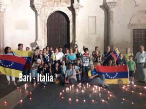 Vigilia en 40 ciudades del mundo contra la violación a derechos humanos en Venezuela (fotos)