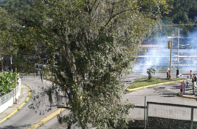 Foto: Dispersan con gas lacrimógeno protestas en Los Sauzales / José Angel León?