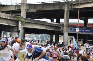Manifestantes fueron reprimidos en la Francisco Fajardo #3Jun (Fotos)