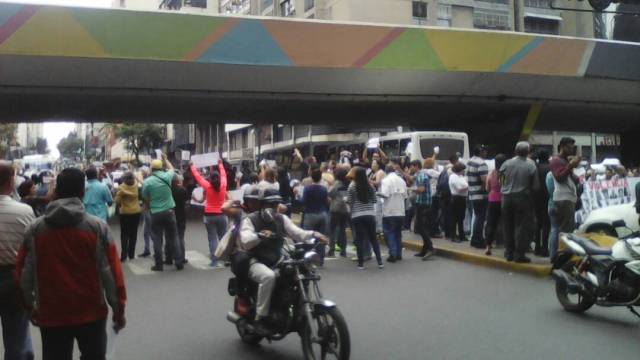 Foto: En la avenida Urdaneta se activaron para el trancazo / Deivis Ramírez 