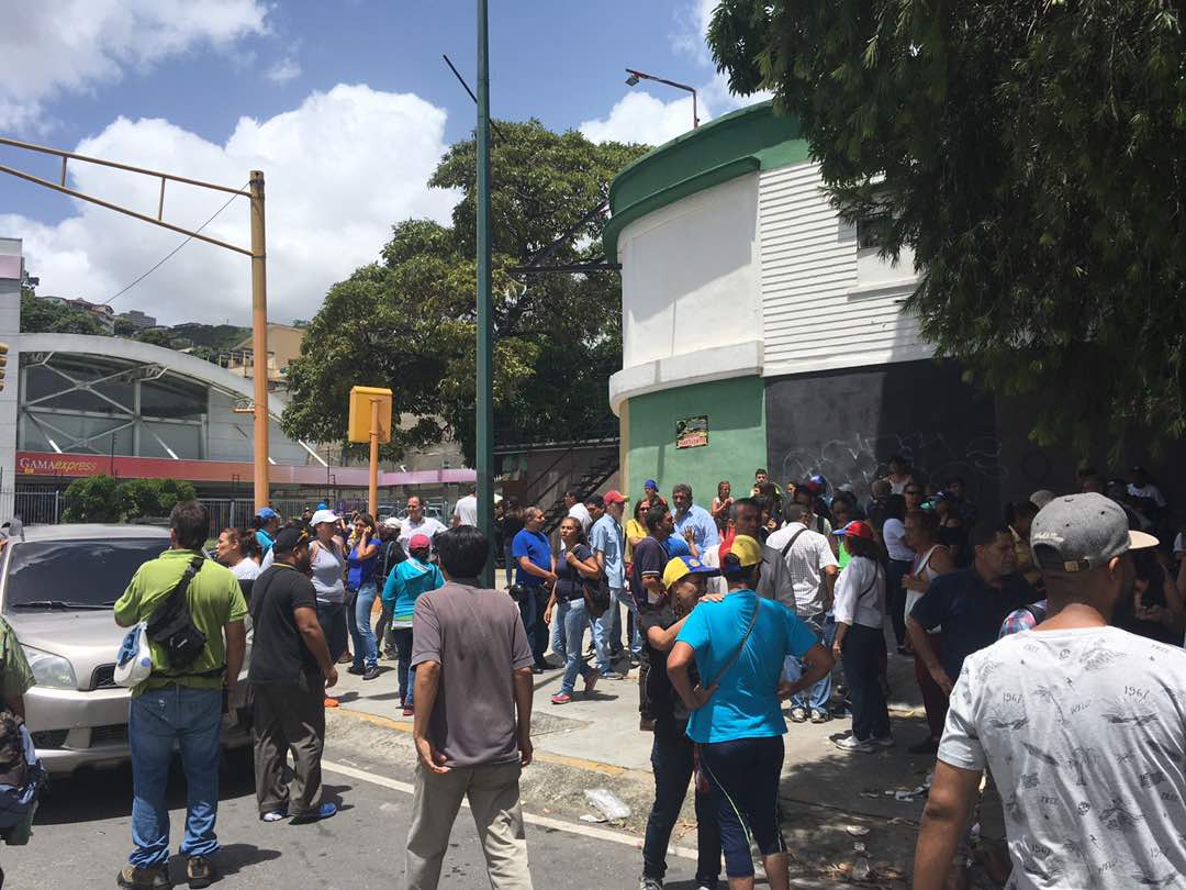 Manifestantes de Santa Mónica se dirigen a la Fiscalía en metro #22Jun