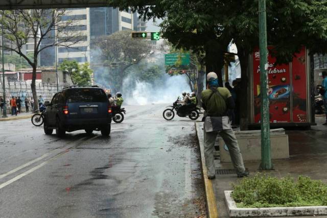 PNB reprimió a manifestantes en Chacaíto (Foto: Will Jiménez)