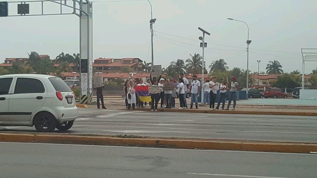 Manifestantes se concentran en la Plaza de Puerto Príncipe en Lechería #7Jun (foto)
