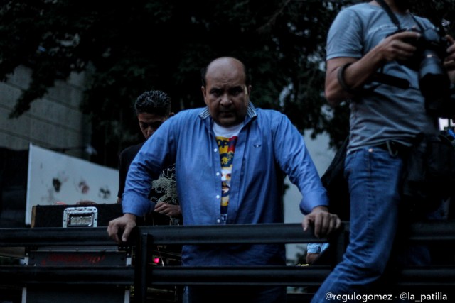 Oposición se concentró en Parque Cristal para homenajear a los caídos. Foto: Régulo Gómez / LaPatilla.com