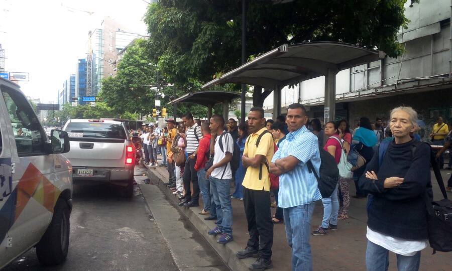 Paro de transporte se cumple en algunas zonas de Caracas #12Jun