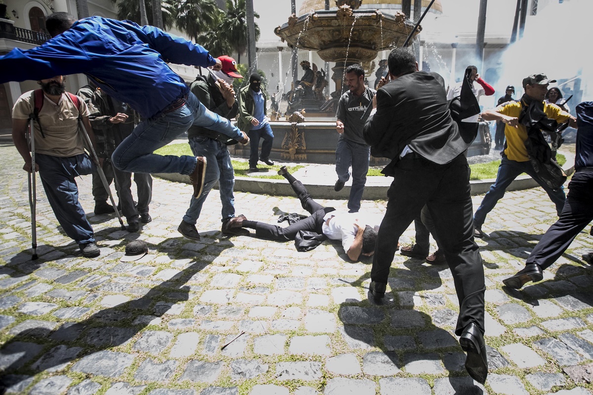 La ONU urge a los venezolanos a no usar la violencia en las protestas