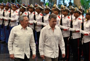 Juan Manuel Santos y Raúl Castro seguramente hablarán de Venezuela