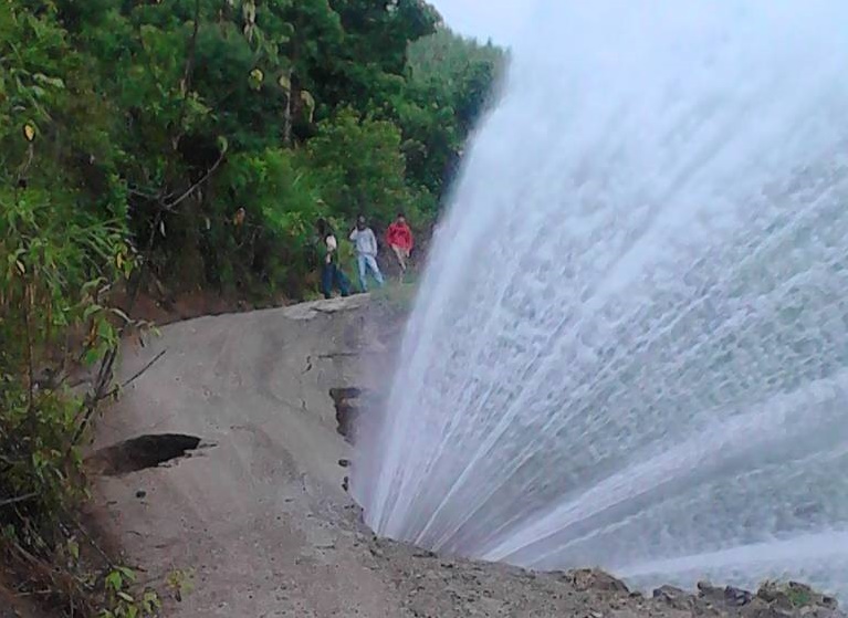Rotura de tubería deja sin agua a doce municipios de Táchira