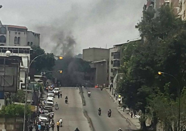 Los vecinos de El Llanito se unieron al trancazo este lunes #10Jul