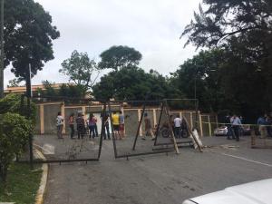 Reportan mega barricadas en Macaracuay #19Jul