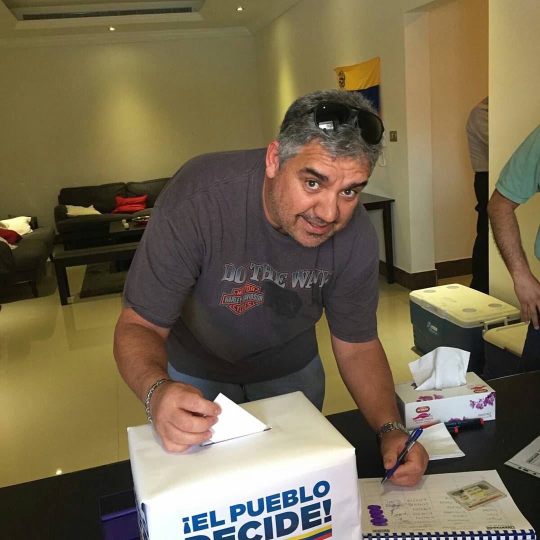Venezolanos en Australia participan en la Consulta Popular