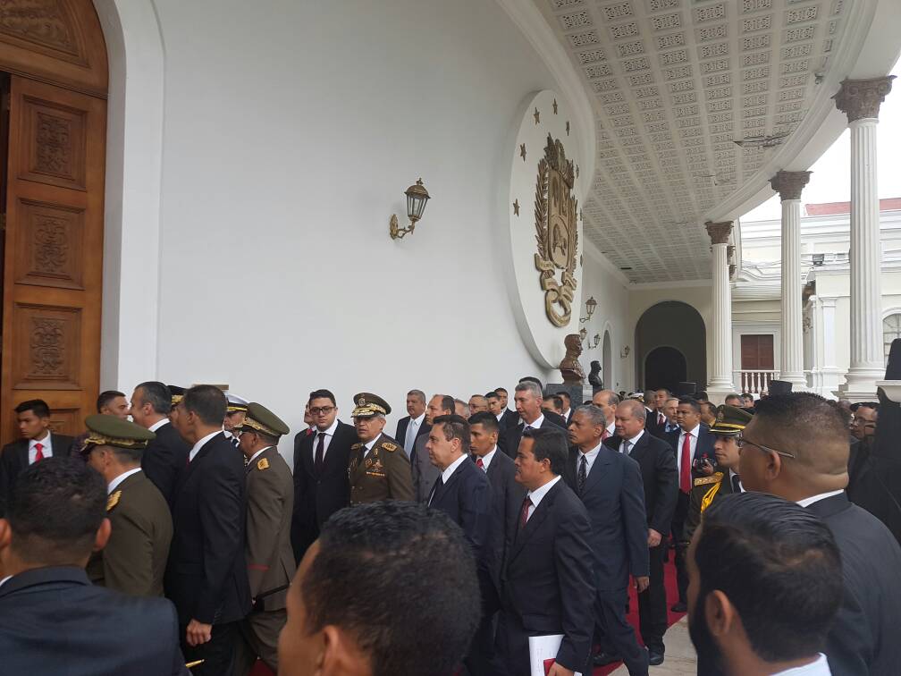 Chavistas junto a El Aissami y Padrino invaden el Palacio Legislativo #5Jul (Fotos)
