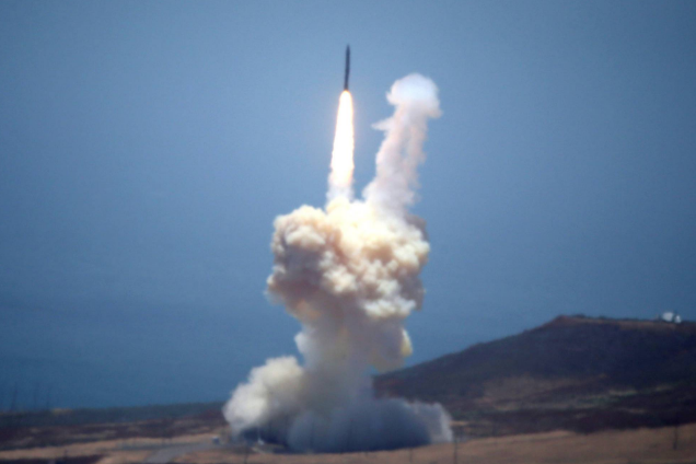 EEUU prueba con éxito escudo antimisiles en medio de tensión con Corea del Norte