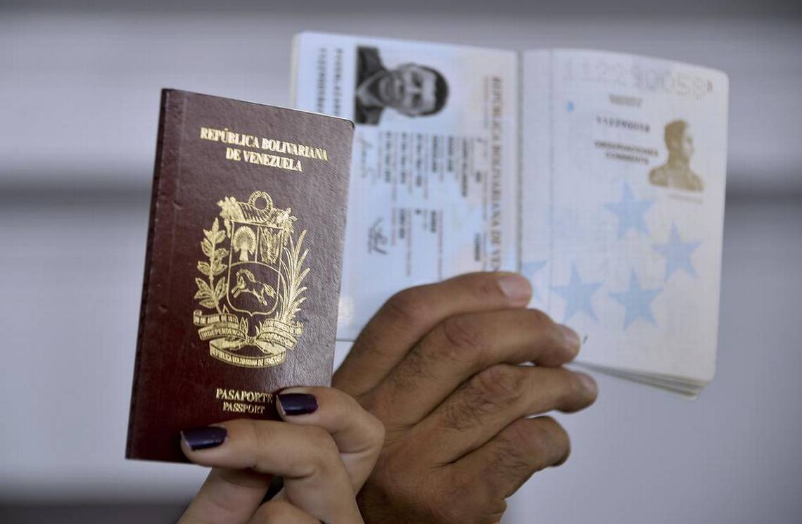 El pasaporte venezolano entre los más caros de América