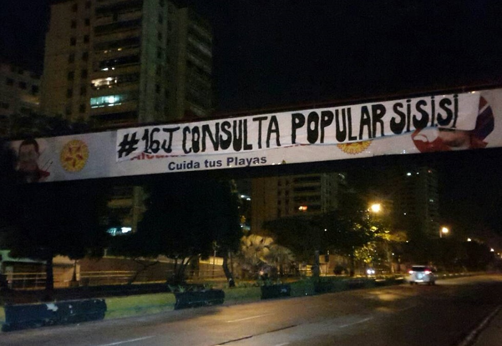 En Vargas las calles amanecen con pancartas a favor de la consulta popular (Fotos)