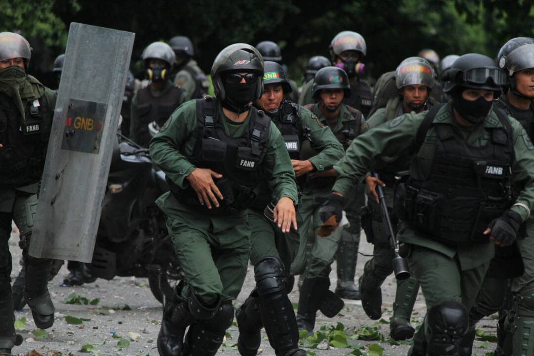 GNB detiene a dos periodistas que cubrían protestas en Nueva Esparta este #27Dic