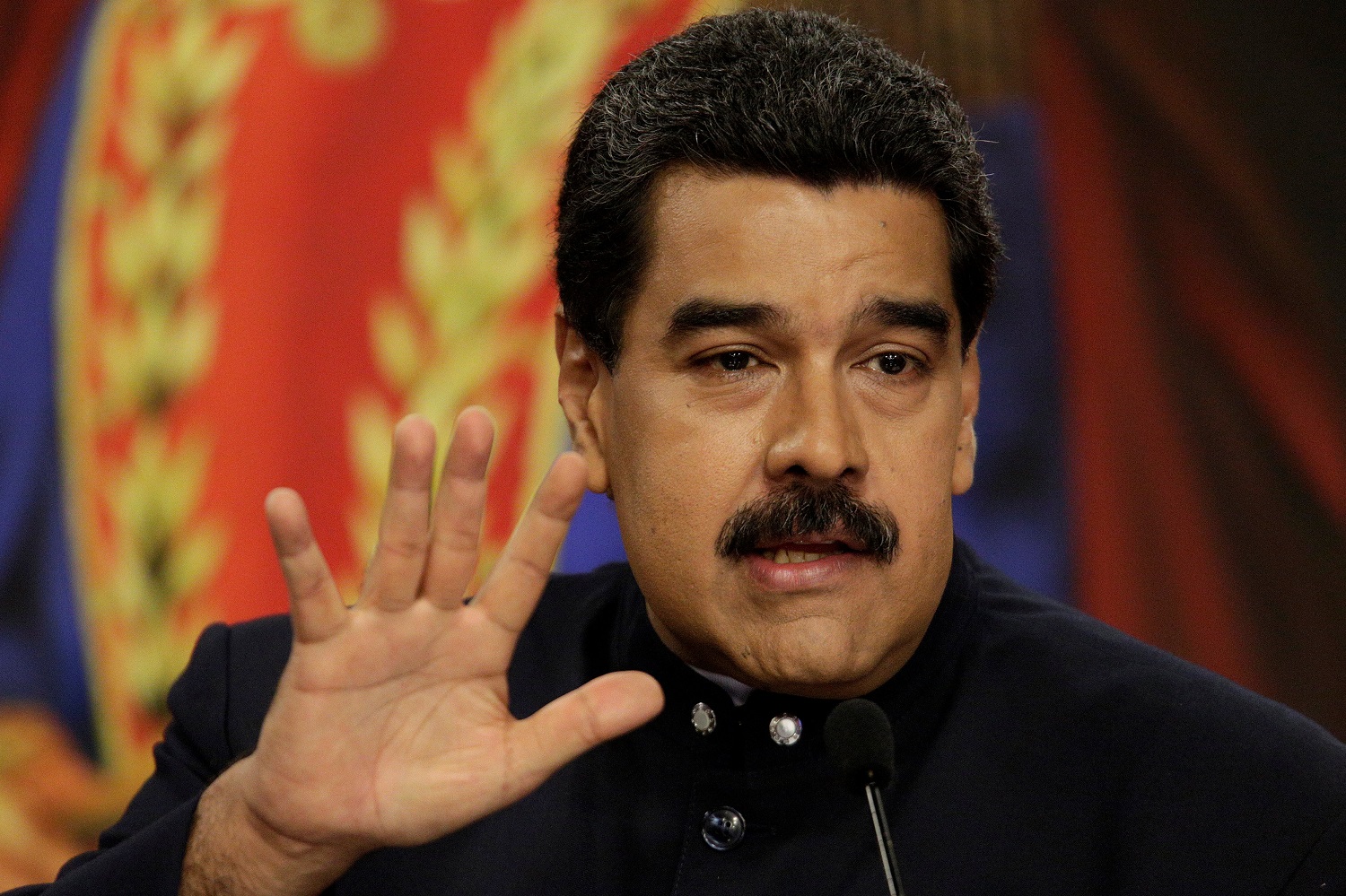 Maduro pide al Papa ayuda contra “amenaza militar” de EEUU
