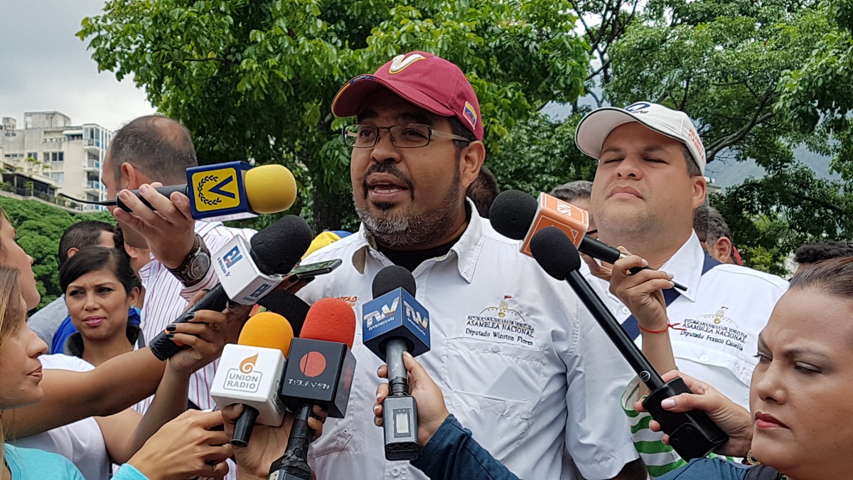 Winston Flores: Sanciones de EEUU al gobierno de Maduro son para evitar que sigan despilfarrando el dinero de los venezolanos