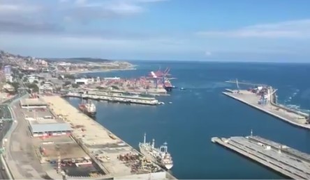 Primer día de constituyente cubana y así se ve el principal puerto del país… Pelado!  (VIDEO)