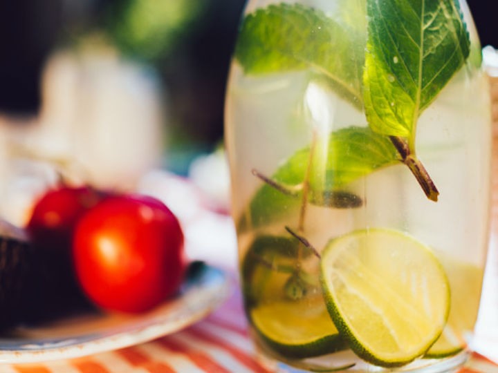 ¡Agarra dato!… Los increíbles beneficios al tomar agua con limón por dos semanas (+lista)