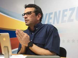 Capriles dice que solución en Venezuela no pasa por diálogo y apoya a Guaidó
