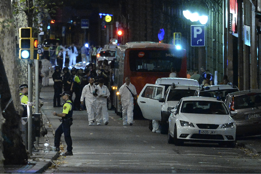 Seis civiles y un policía resultaron heridos tras un segundo ataque en España