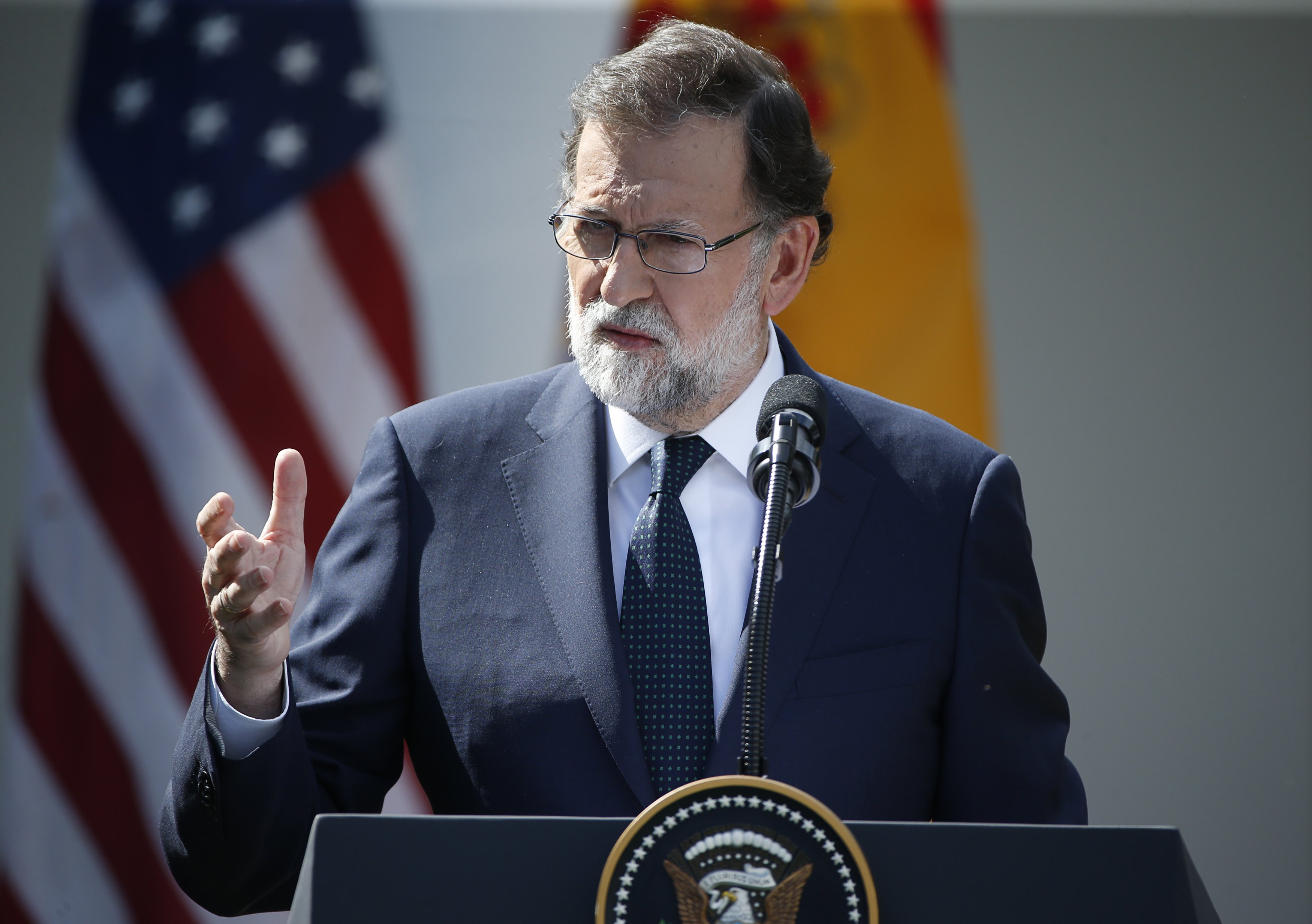 Rajoy pide a Puigdemont suprimir su proyecto de declaración de independencia