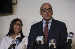 ¿Diálogo con quién? Delegación del Gobierno bolivariano se reúne con el canciller dominicano