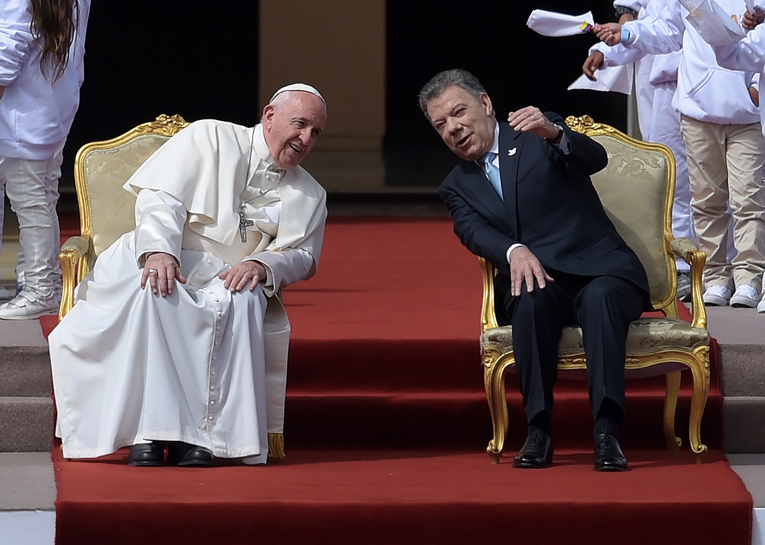 Papa Francisco llega a la Casa de Nariño para reunión con Santos