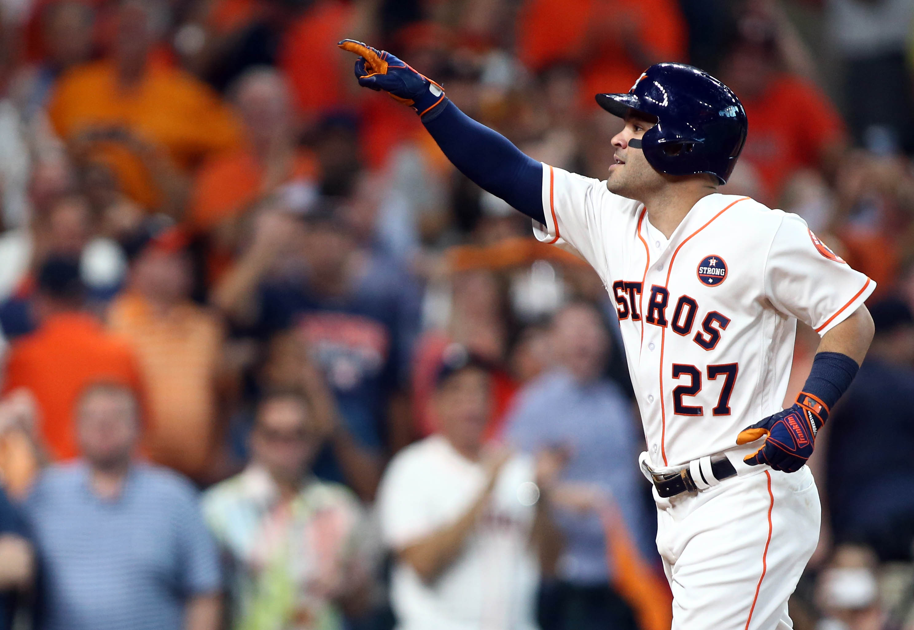 ¡Bárbaro! José Altuve pega tres jonrones en el Juego 1 contra Medias Rojas